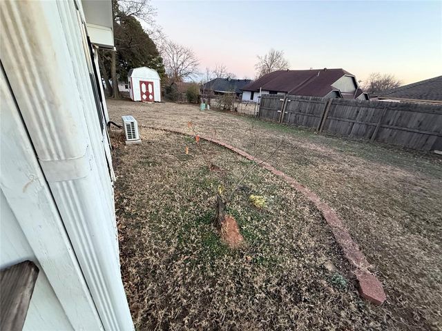 23 Oak Hill Road, Shawnee, OK 74804