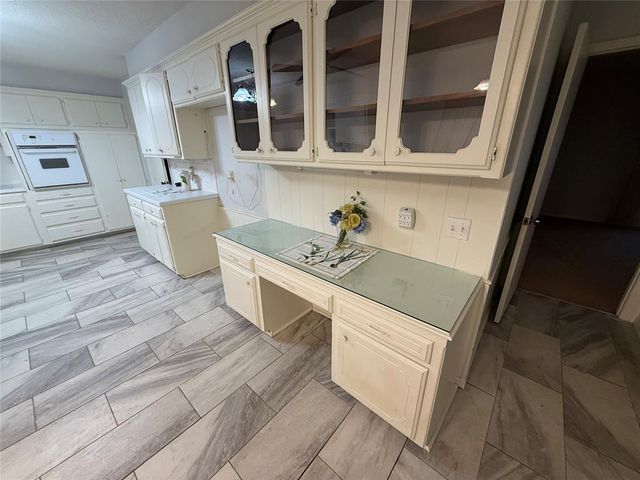 23 Oak Hill Road, Shawnee, OK 74804