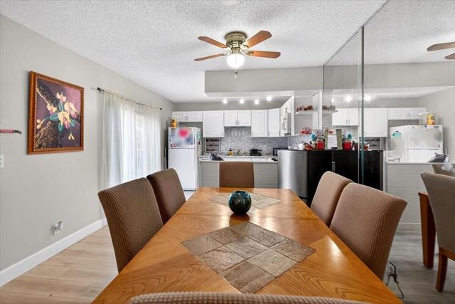 6351 Seven Springs Boulevard B, Greenacres, FL 33463