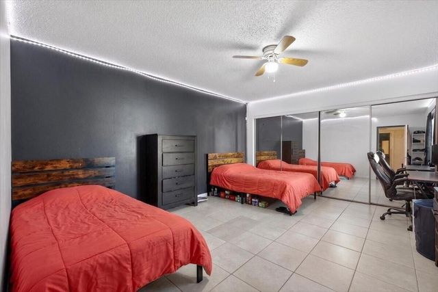6351 Seven Springs Boulevard B, Greenacres, FL 33463
