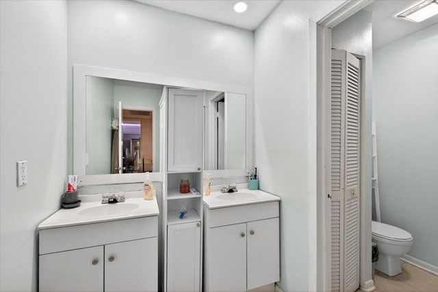 6351 Seven Springs Boulevard B, Greenacres, FL 33463