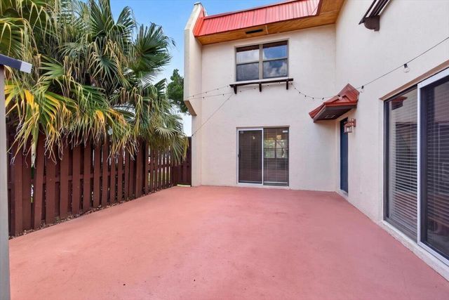 6351 Seven Springs Boulevard B, Greenacres, FL 33463