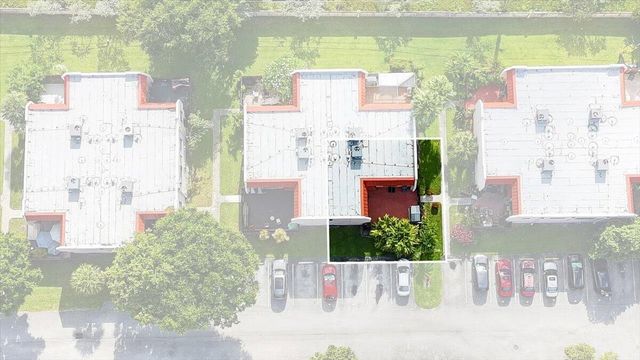 6351 Seven Springs Boulevard B, Greenacres, FL 33463