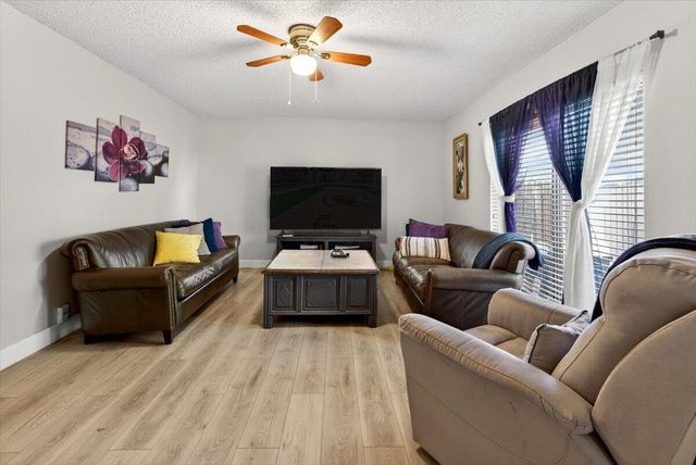 6351 Seven Springs Boulevard B, Greenacres, FL 33463