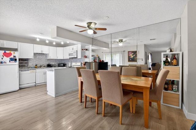 6351 Seven Springs Boulevard B, Greenacres, FL 33463