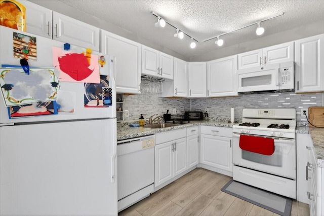 6351 Seven Springs Boulevard B, Greenacres, FL 33463