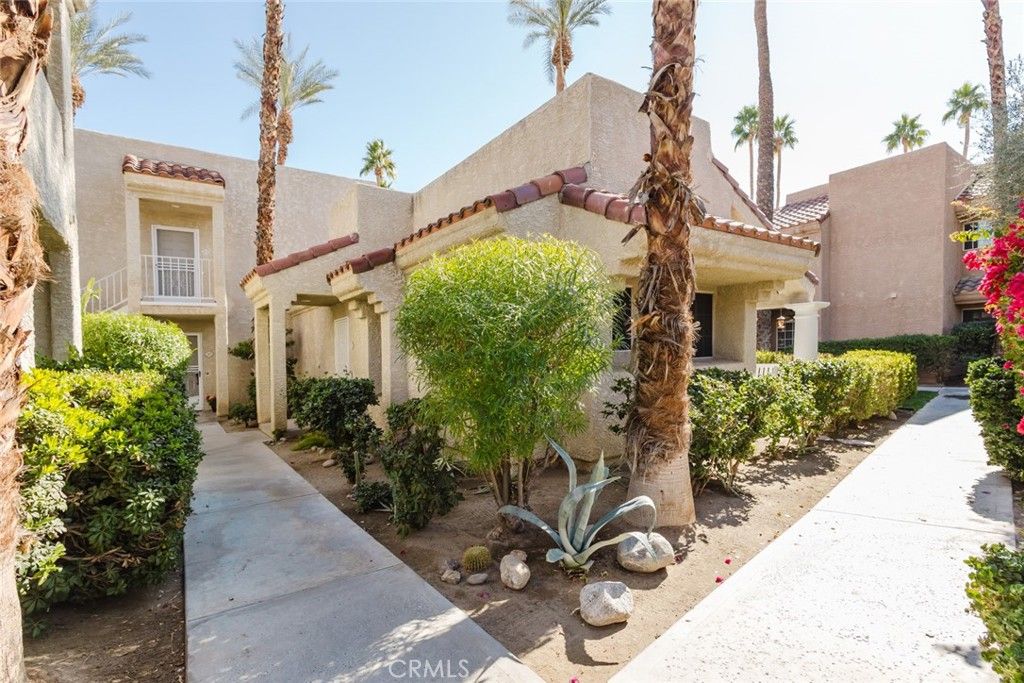2700 Lawrence Crossley 37, Palm Springs, CA 92264