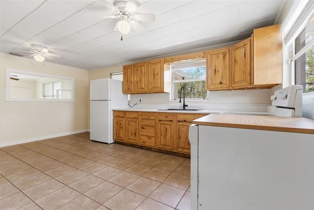 9242 US HIGHWAY 98, Dade City, FL 33525