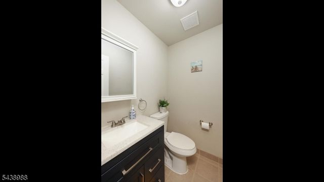 2 Park Ter, North Brunswick Twp., NJ 08902