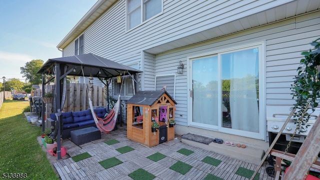 2 Park Ter, North Brunswick Twp., NJ 08902