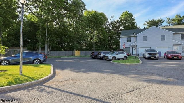 2 Park Ter, North Brunswick Twp., NJ 08902