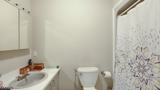 2 Park Ter, North Brunswick Twp., NJ 08902