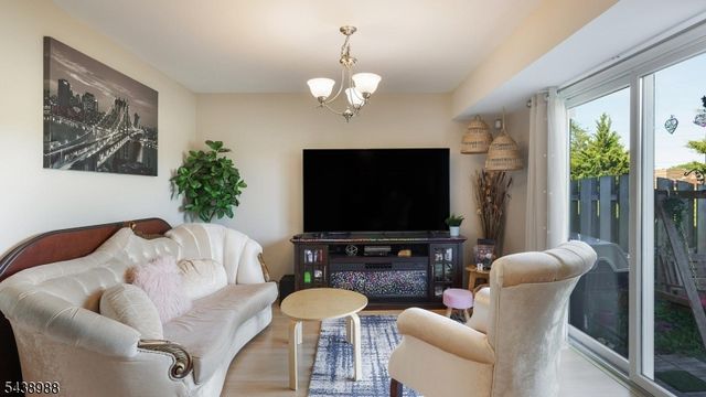 2 Park Ter, North Brunswick Twp., NJ 08902