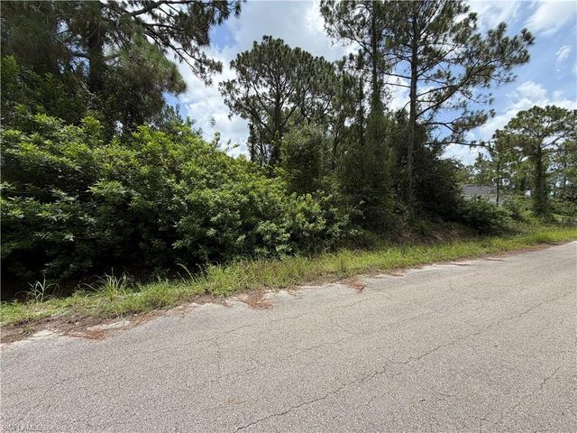 1504 Dixie AVE, Lehigh Acres, FL 33972