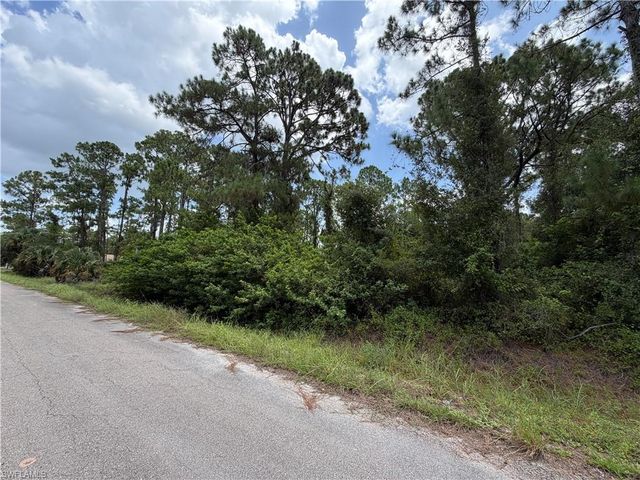 1504 Dixie AVE, Lehigh Acres, FL 33972