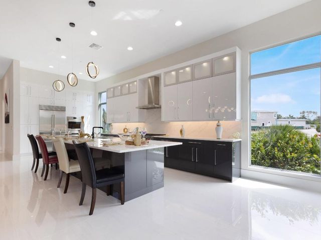 9124 Coral Isles Circle, Palm Beach Gardens, FL 33412