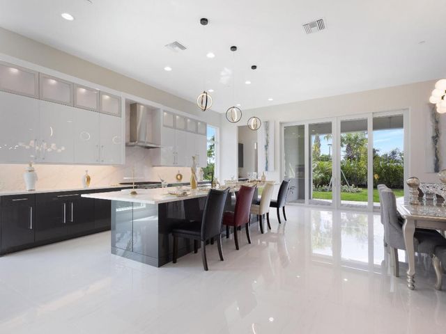 9124 Coral Isles Circle, Palm Beach Gardens, FL 33412