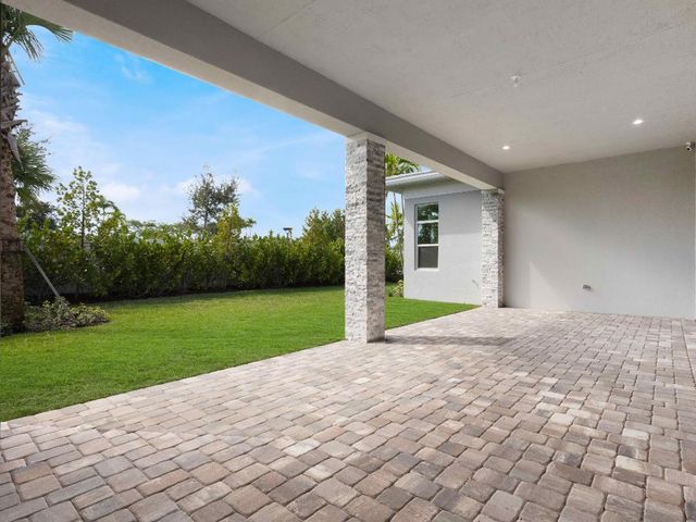 9124 Coral Isles Circle, Palm Beach Gardens, FL 33412