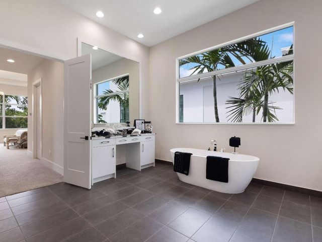 9124 Coral Isles Circle, Palm Beach Gardens, FL 33412