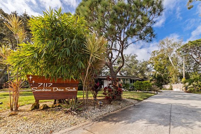 7117 SUNSHINE DRIVE S, St Petersburg, FL 33705