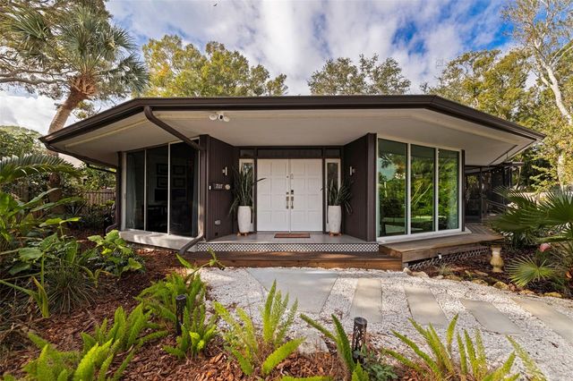 7117 SUNSHINE DRIVE S, St Petersburg, FL 33705