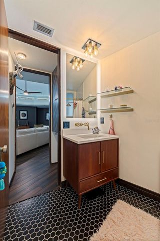 7117 SUNSHINE DRIVE S, St Petersburg, FL 33705