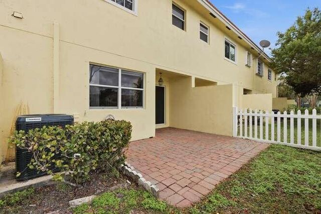 1218 Imperial Lake Road, West Palm Beach, FL 33413