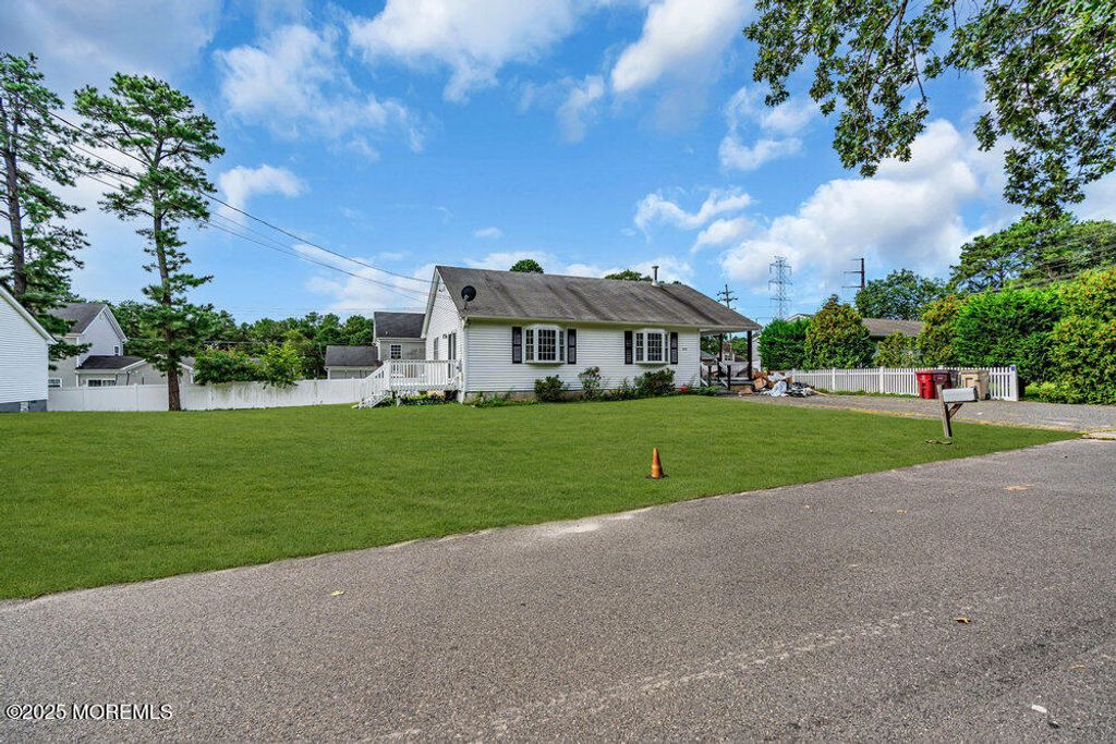 270 2nd Avenue, Toms River, NJ 08757