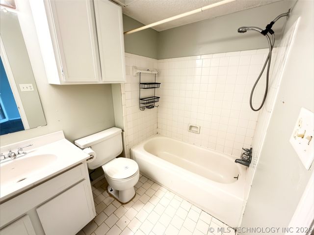 2210 E 66th Place 17B3, Tulsa, OK 74136