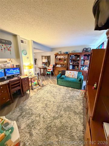 2210 E 66th Place 17B3, Tulsa, OK 74136