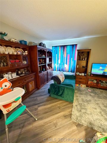 2210 E 66th Place 17B3, Tulsa, OK 74136