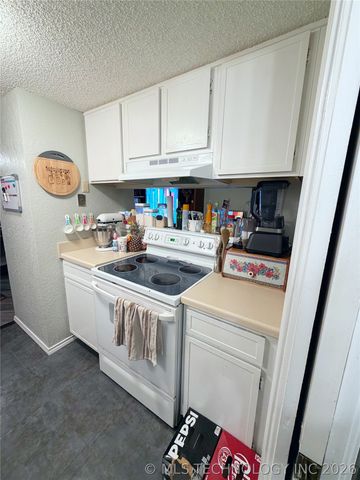 2210 E 66th Place 17B3, Tulsa, OK 74136