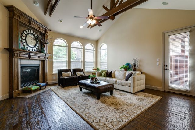 6961 BELLA VISTA, Irving, TX 75039