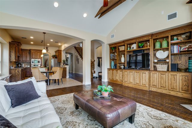 6961 BELLA VISTA, Irving, TX 75039
