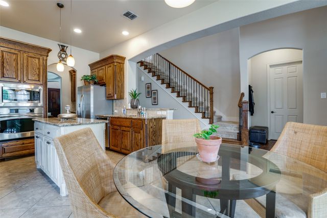 6961 BELLA VISTA, Irving, TX 75039