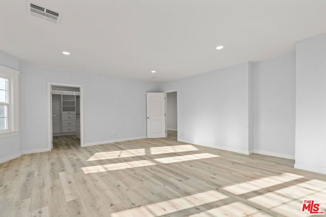 1250 S Windsor Boulevard, Los Angeles, CA 90019