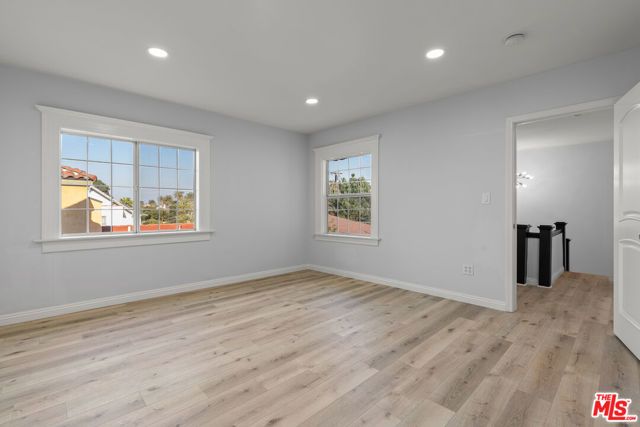 1250 S Windsor Boulevard, Los Angeles, CA 90019