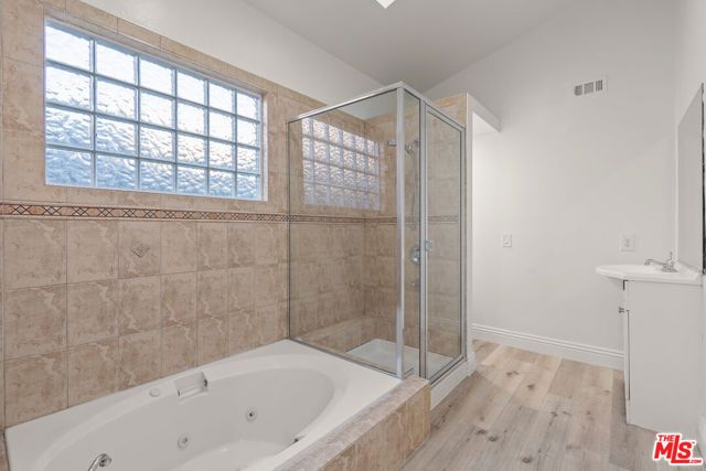 1250 S Windsor Boulevard, Los Angeles, CA 90019