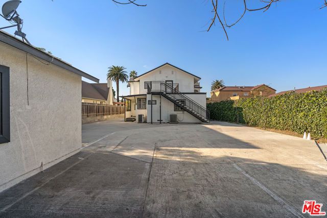 1250 S Windsor Boulevard, Los Angeles, CA 90019