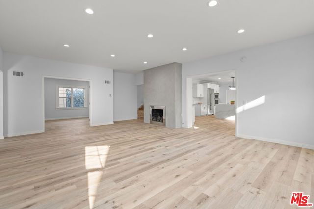 1250 S Windsor Boulevard, Los Angeles, CA 90019