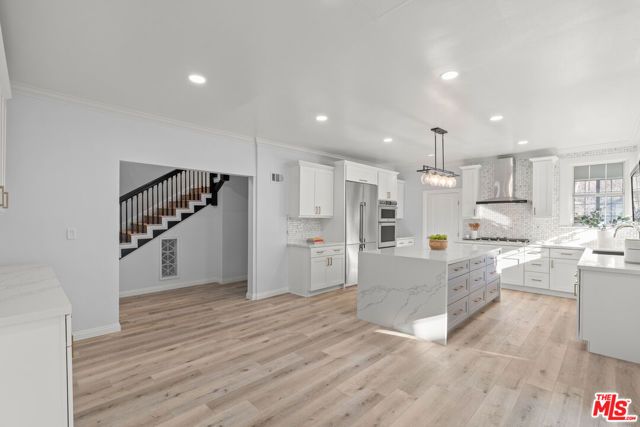 1250 S Windsor Boulevard, Los Angeles, CA 90019