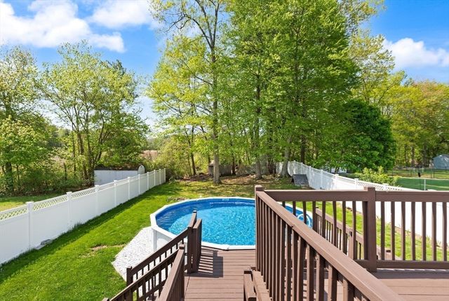 54 Long Dr, Dracut, MA 01826