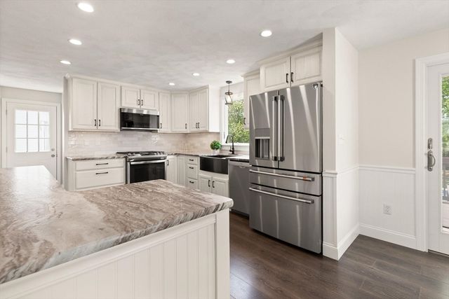 54 Long Dr, Dracut, MA 01826