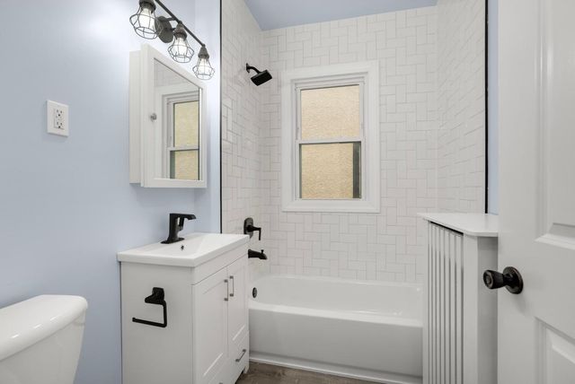 985 Charles Avenue, Saint Paul, MN 55104