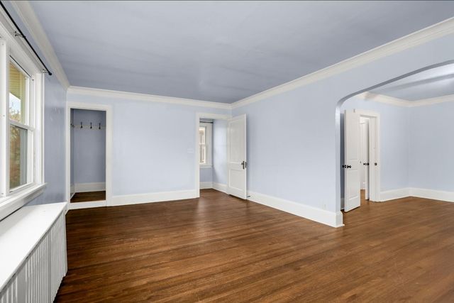 985 Charles Avenue, Saint Paul, MN 55104