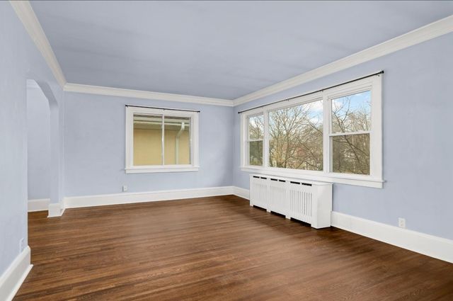 985 Charles Avenue, Saint Paul, MN 55104