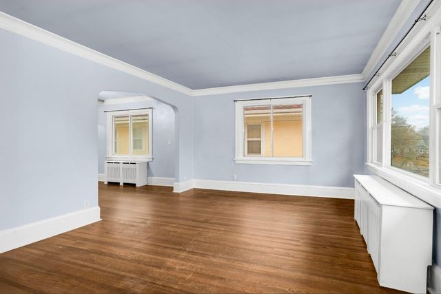 985 Charles Avenue, Saint Paul, MN 55104