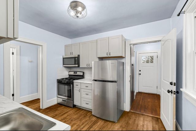 985 Charles Avenue, Saint Paul, MN 55104