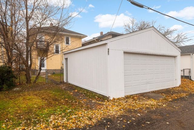 985 Charles Avenue, Saint Paul, MN 55104