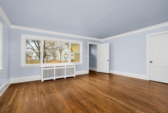 985 Charles Avenue, Saint Paul, MN 55104